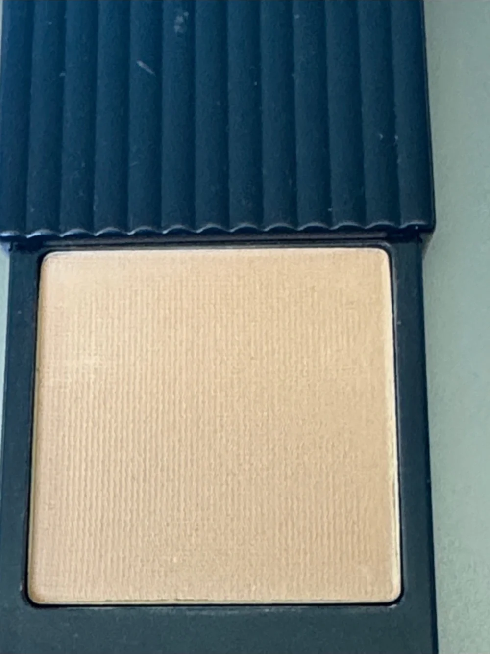 Estee Lauder Bronzer Compact in Light Tan